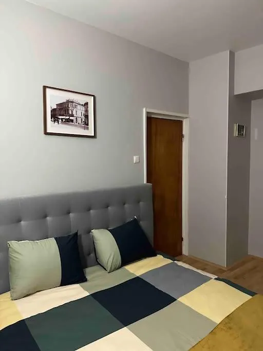 Double Studio Near University Square - 2 Balconies Bucharest Apartment