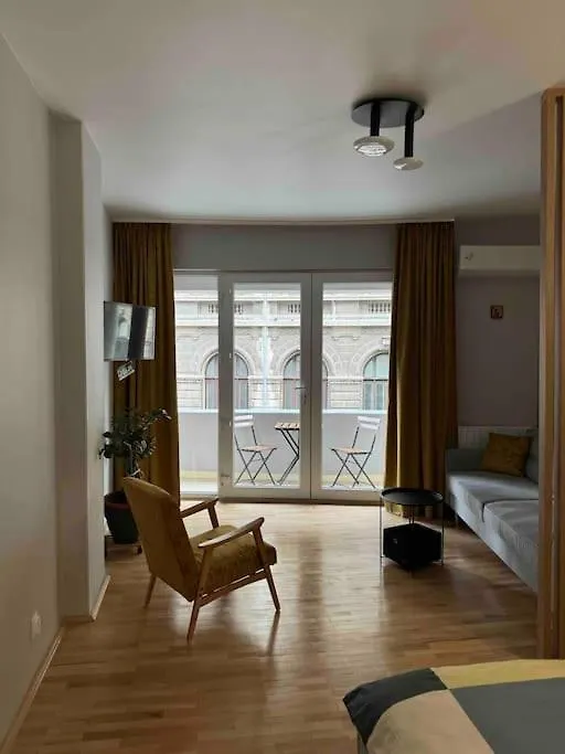 Appartamento Double Studio Near University Square - 2 Balconies Bucarest